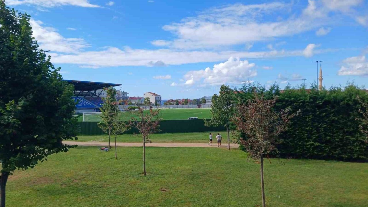 İçinde futbol sahası ve tribünü bulunan Türkiye’nin ilk ve tek spor temalı Millet Bahçesi Trabzon’da açılışa hazırlanıyor