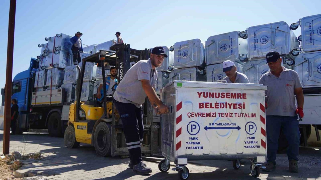 Yunusemre’de çöp konteynerleri yenileniyor