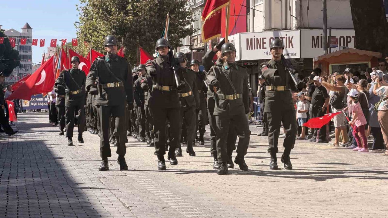 Edremit’in kurtuluşunun 104. yılı coşku ve gururla kutlandı