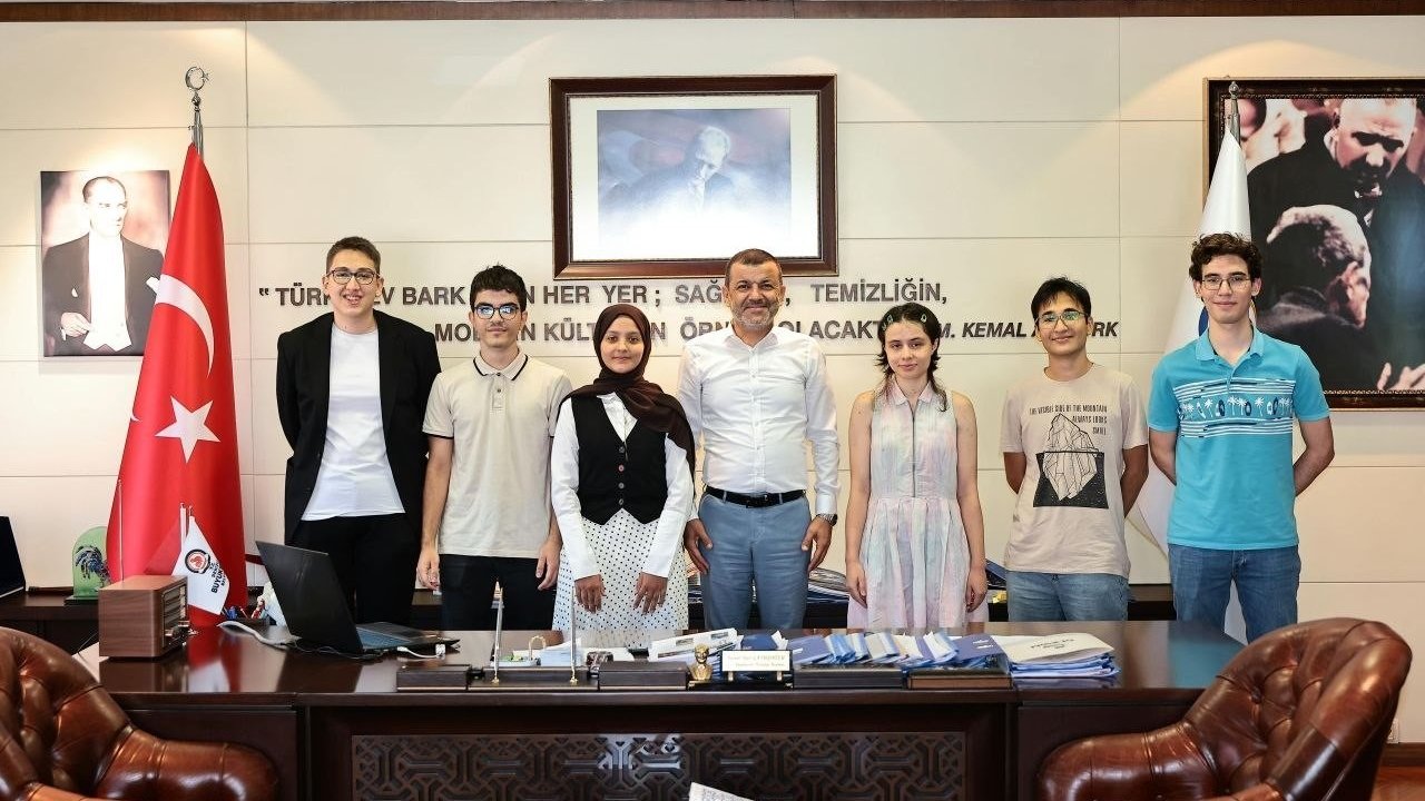 Büyükşehir’den YKS’de dereceye giren öğrencilere ödül