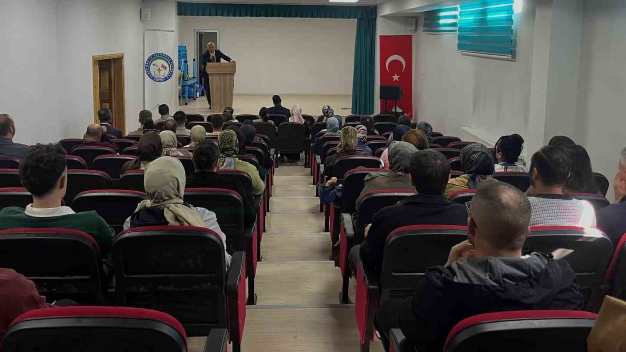 Aydıntepe’de yeni eğitim yılı öncesi zümre toplantısı yapıldı