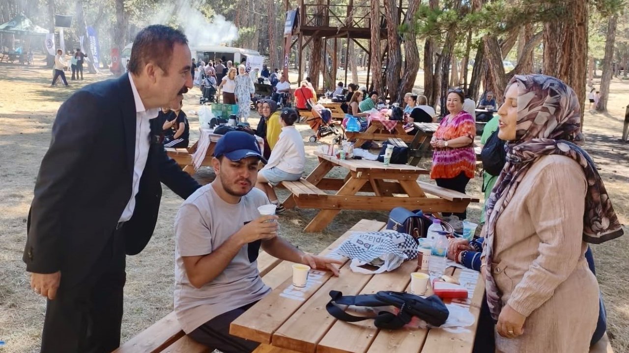 Ankara’da ’Engelsiz Yaşam Pikniği’nde engelli vatandaşlar bir araya geldi