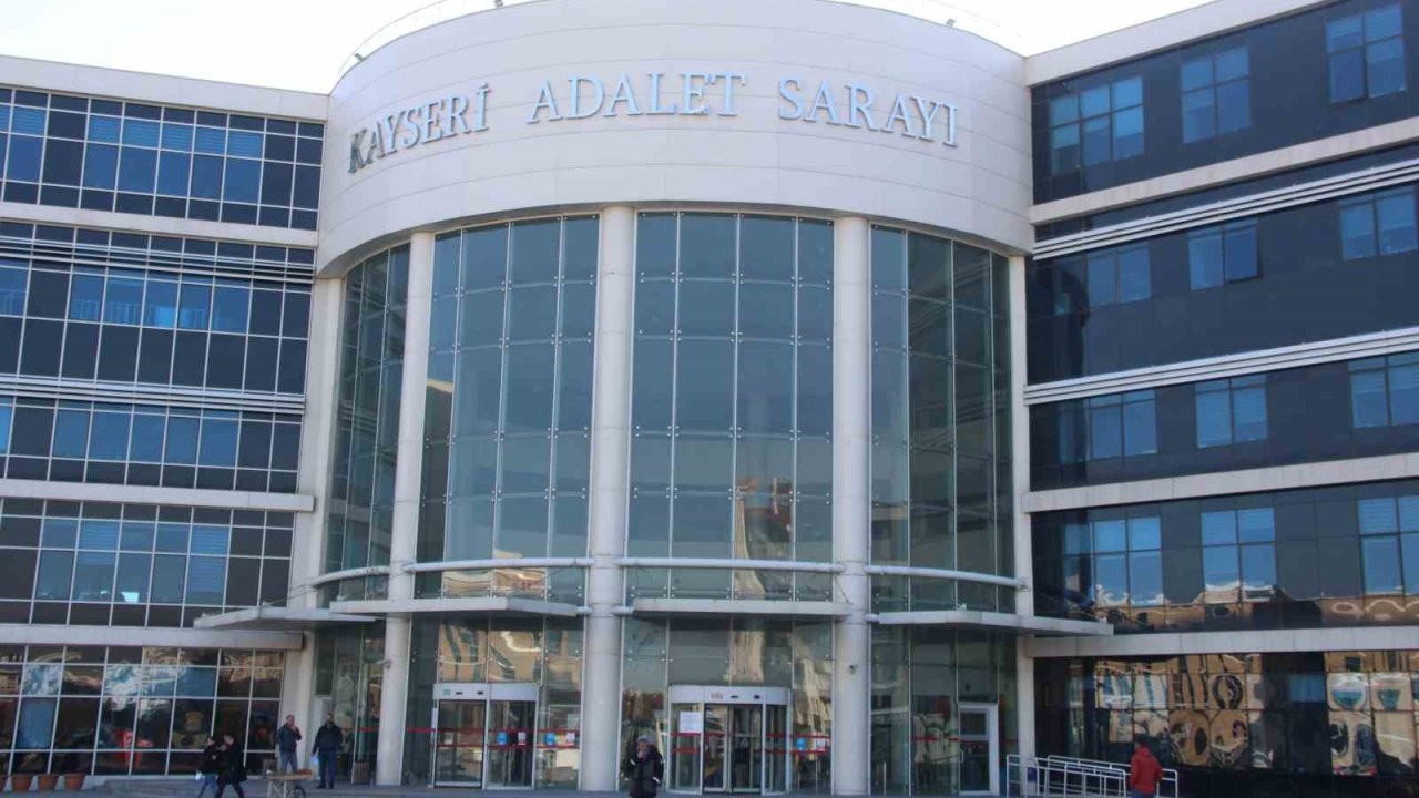 Kadınların bıçaklı kavgasında tutuklu sanığa tahliye
