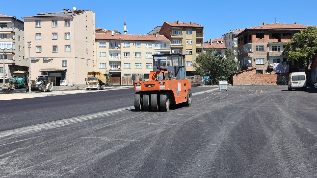 Sungurlu Eski Sanayi Sitesi sıcak asfaltla buluşturuldu