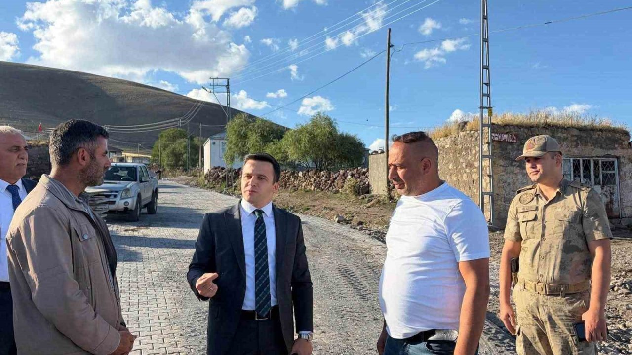 Digor’da KÖYDES seferberliği: Parke taşı çalışması hızla ilerliyor