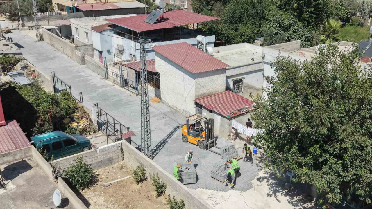 Tarsus’ta kırsal mahallelerde yol seferberliği
