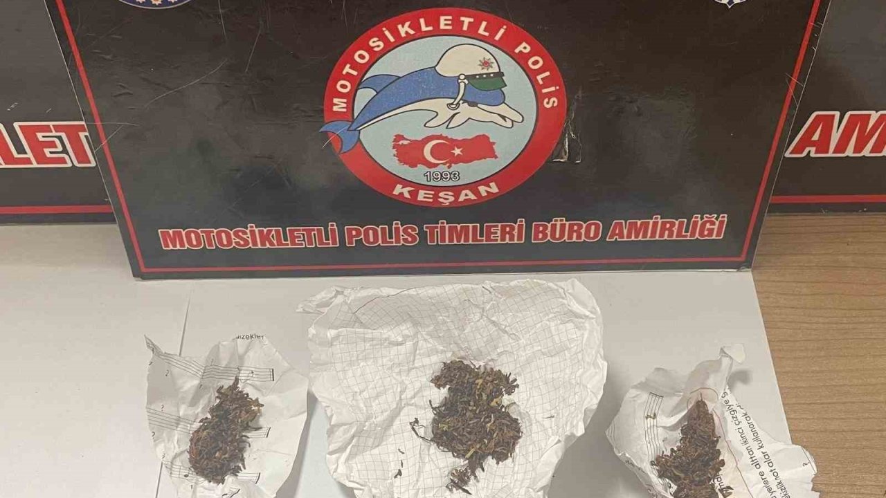 Keşan’da polisin durdurduğu 2 şüphelide uyuşturucu ele geçirildi