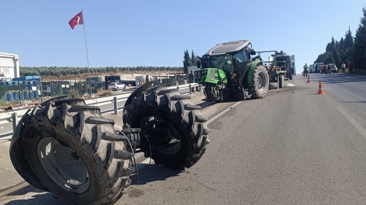 Bandırma’da kamyon traktöre çarptı