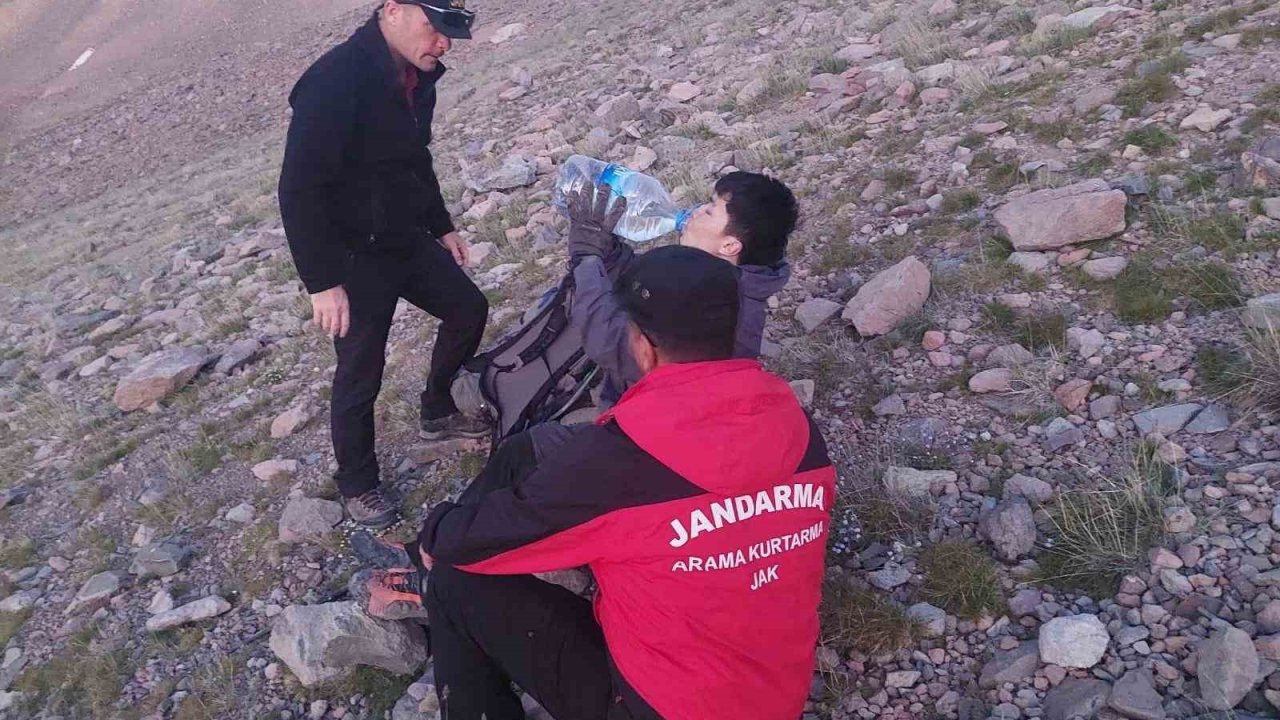 Erciyes Dağı’nda mahsur kalan yabancı uyruklu kişi kurtarıldı
