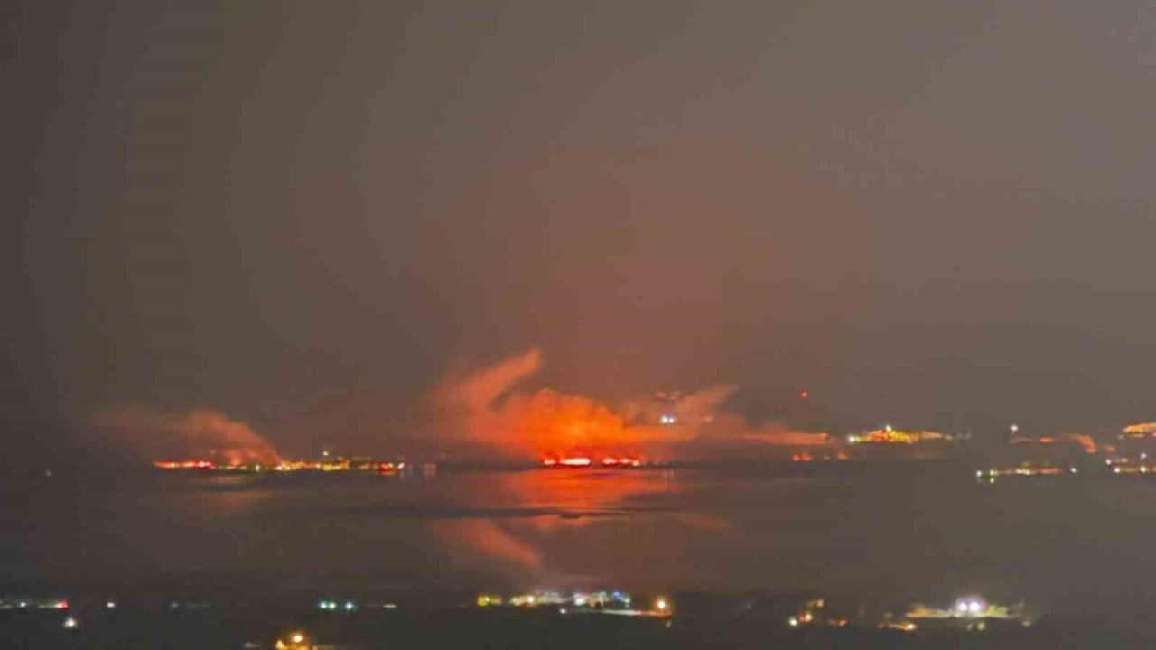 Beyşehir’de tarlalar alev alev yanıyor