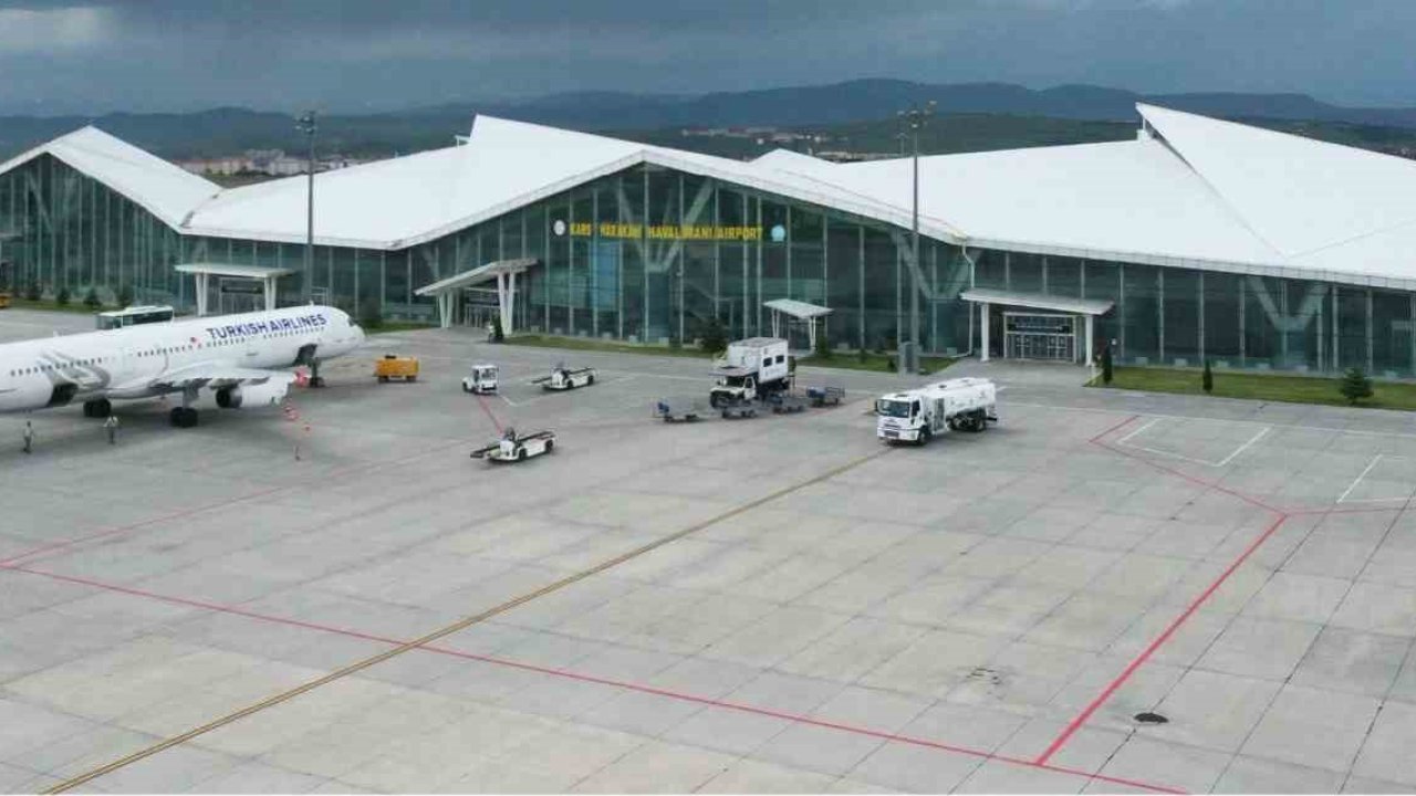Kars Harakani Havalimanı’nda 8 ayda 423 bin yolcu trafiği