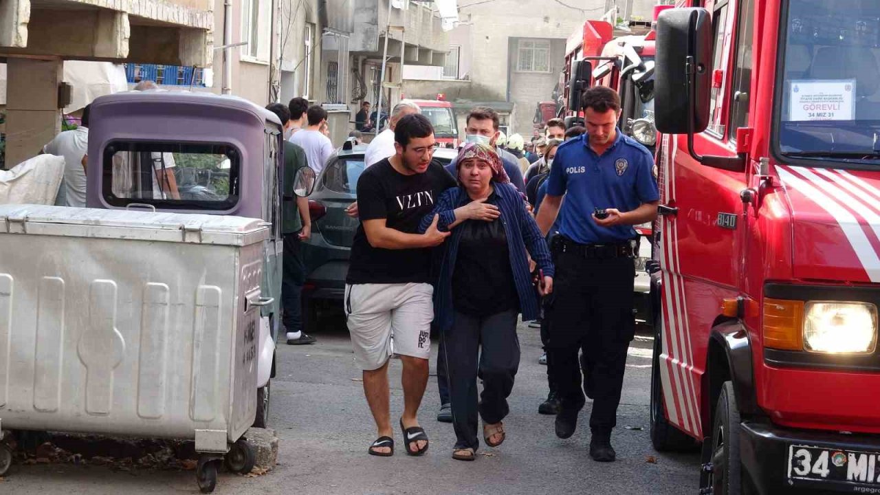 Kartal’da binada yangın paniği: 2 kişi dumandan etkilendi