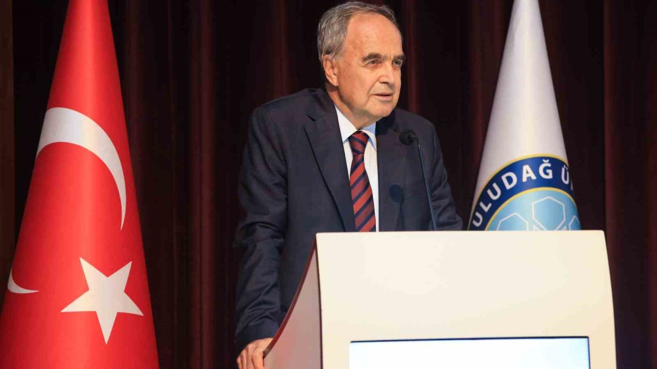 BUÜ Tıp Fakültesinde yeni eğitim-öğretim yılı ilk ders töreniyle başladı