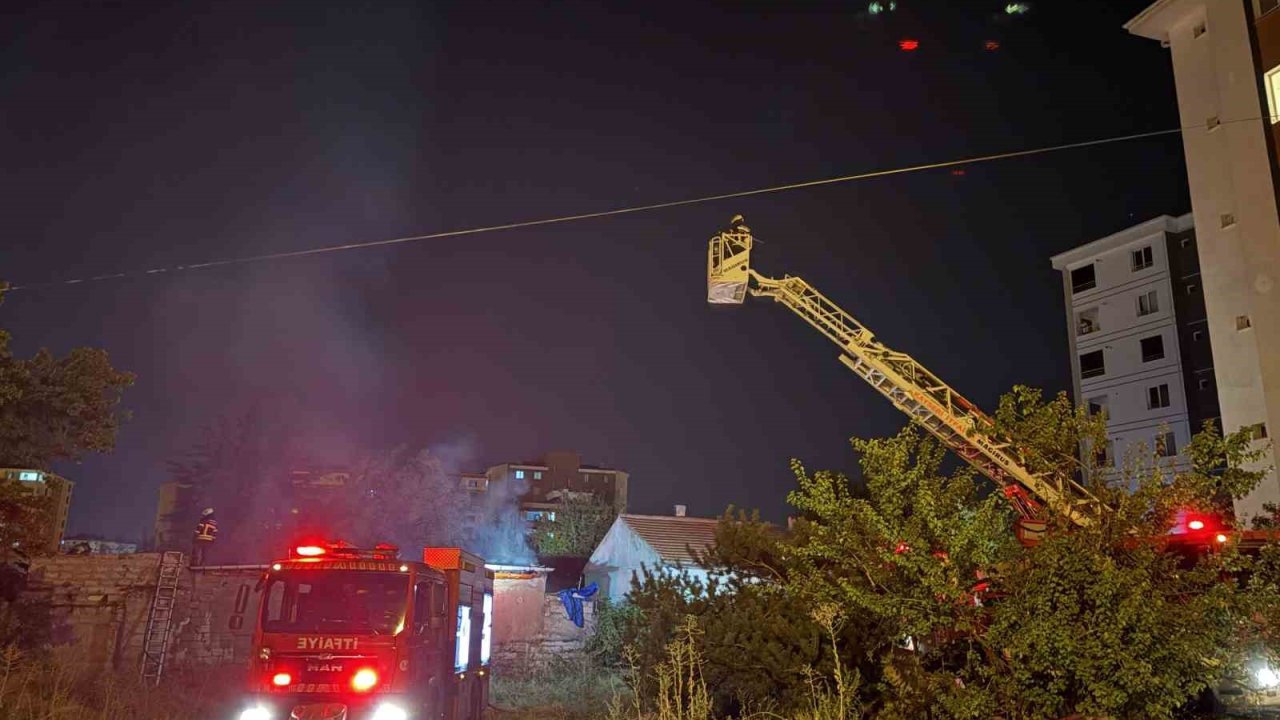 Kayseri’de müstakil ev cayır cayır yandı