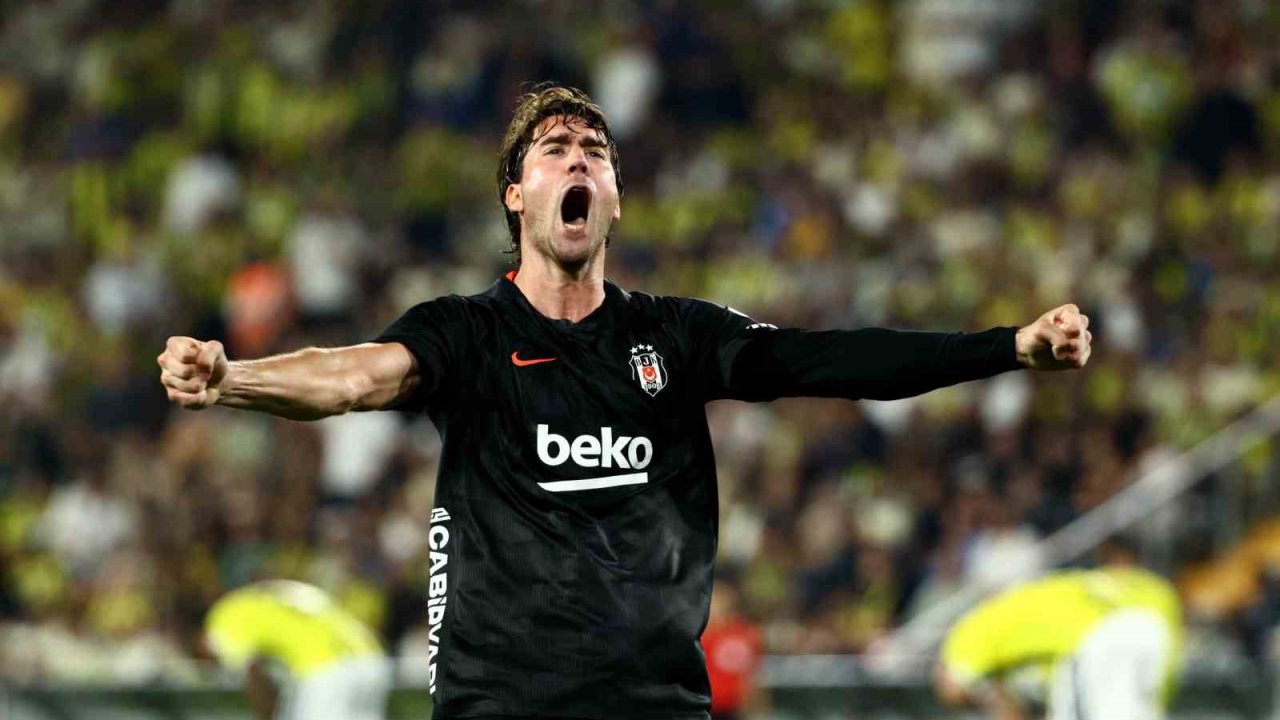 Marsilya’nın eski teknik direktörü Casoni’den, Beşiktaş’ın hücum hattına övgü!