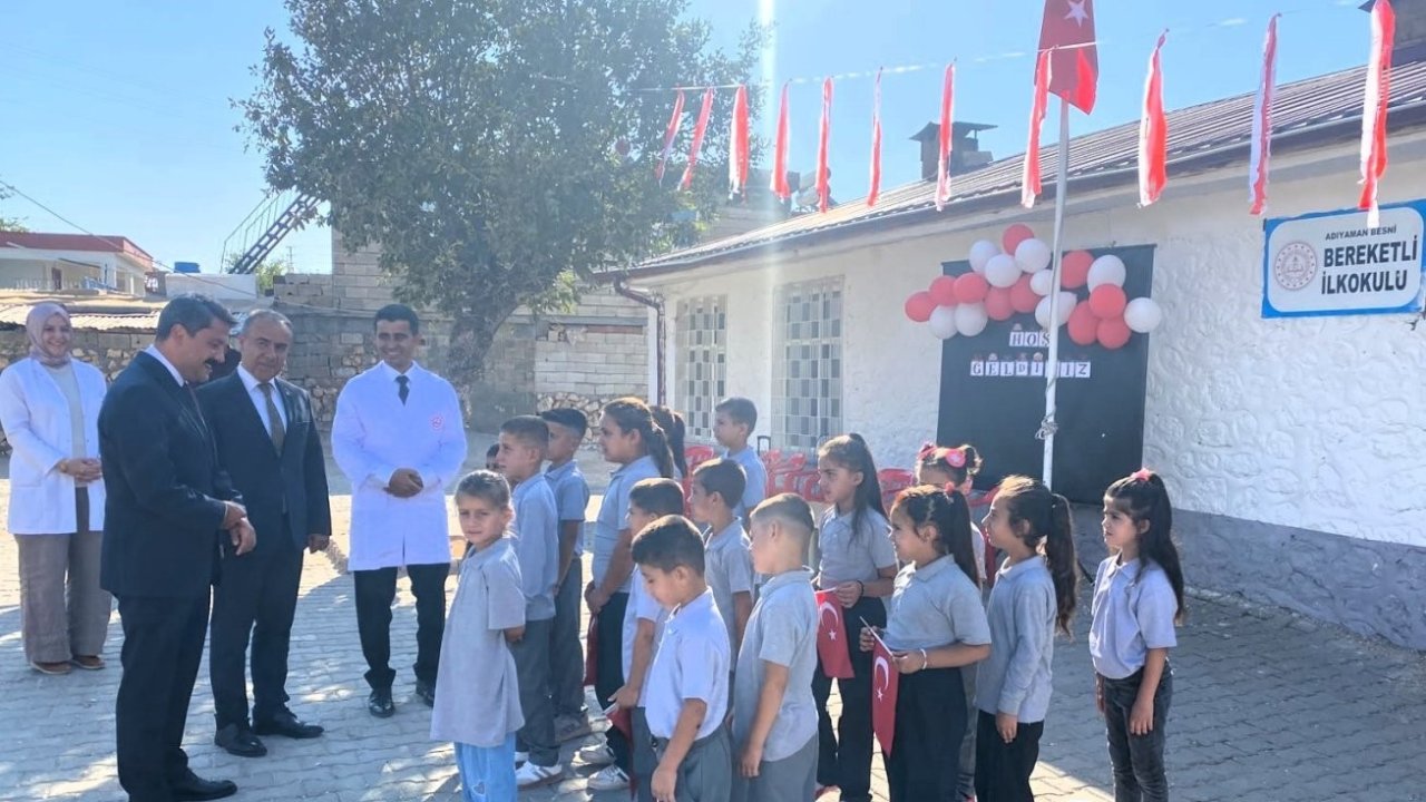 Besni’de öğrenciler ilk ders heyecanını yaşadı