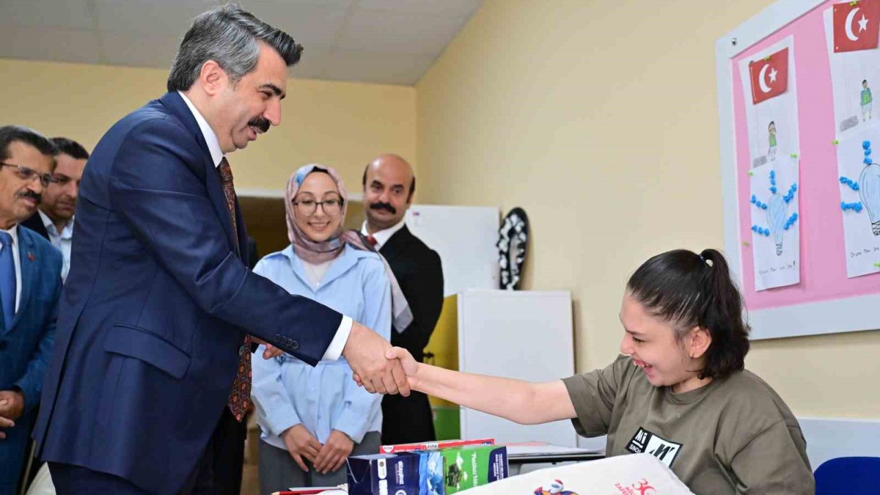 Başkan Oktay Yılmaz, özel öğrencilerin heyecanına ortak oldu