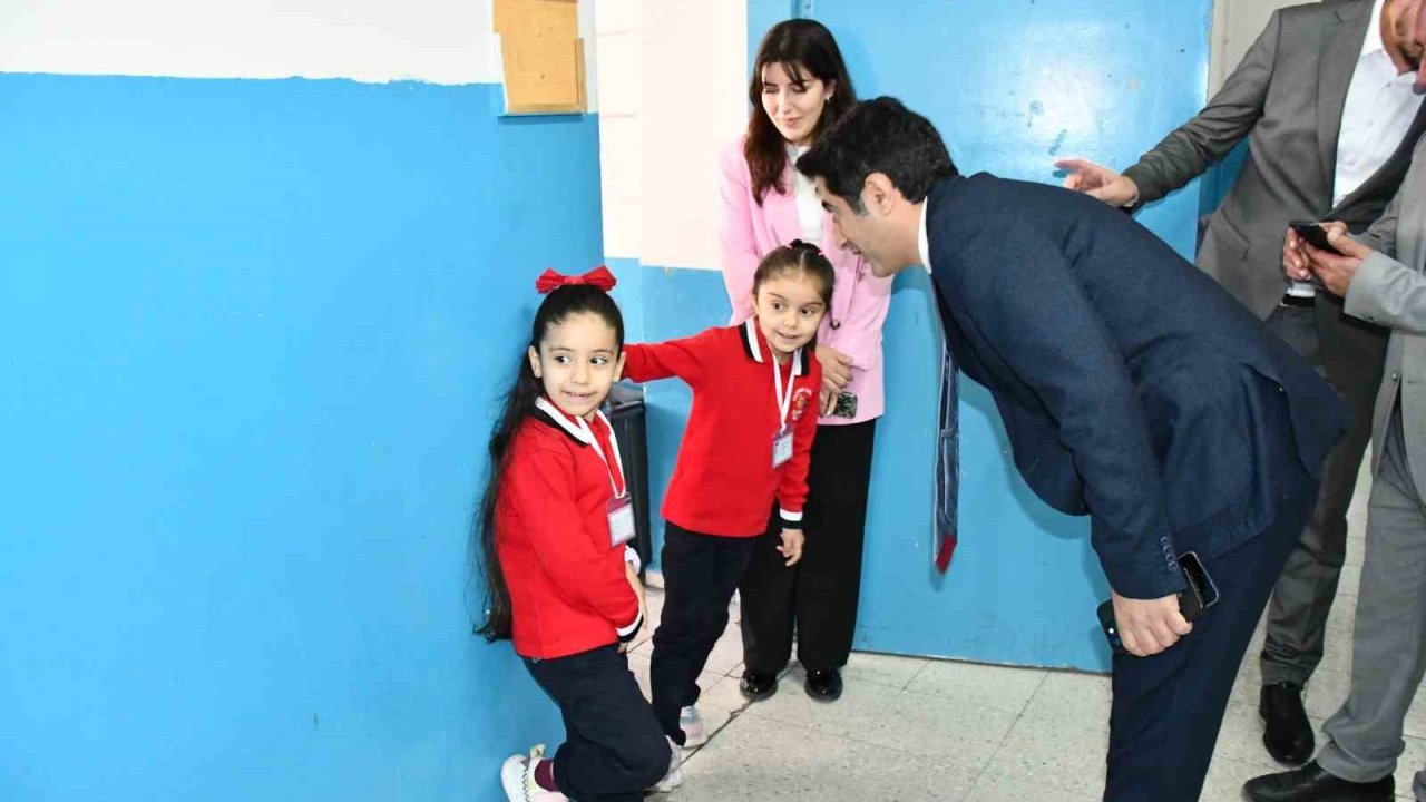 Sarıkamış Kaymakamı Aslantatar’dan yeni eğitim öğretim yılında okul ziyaretleri