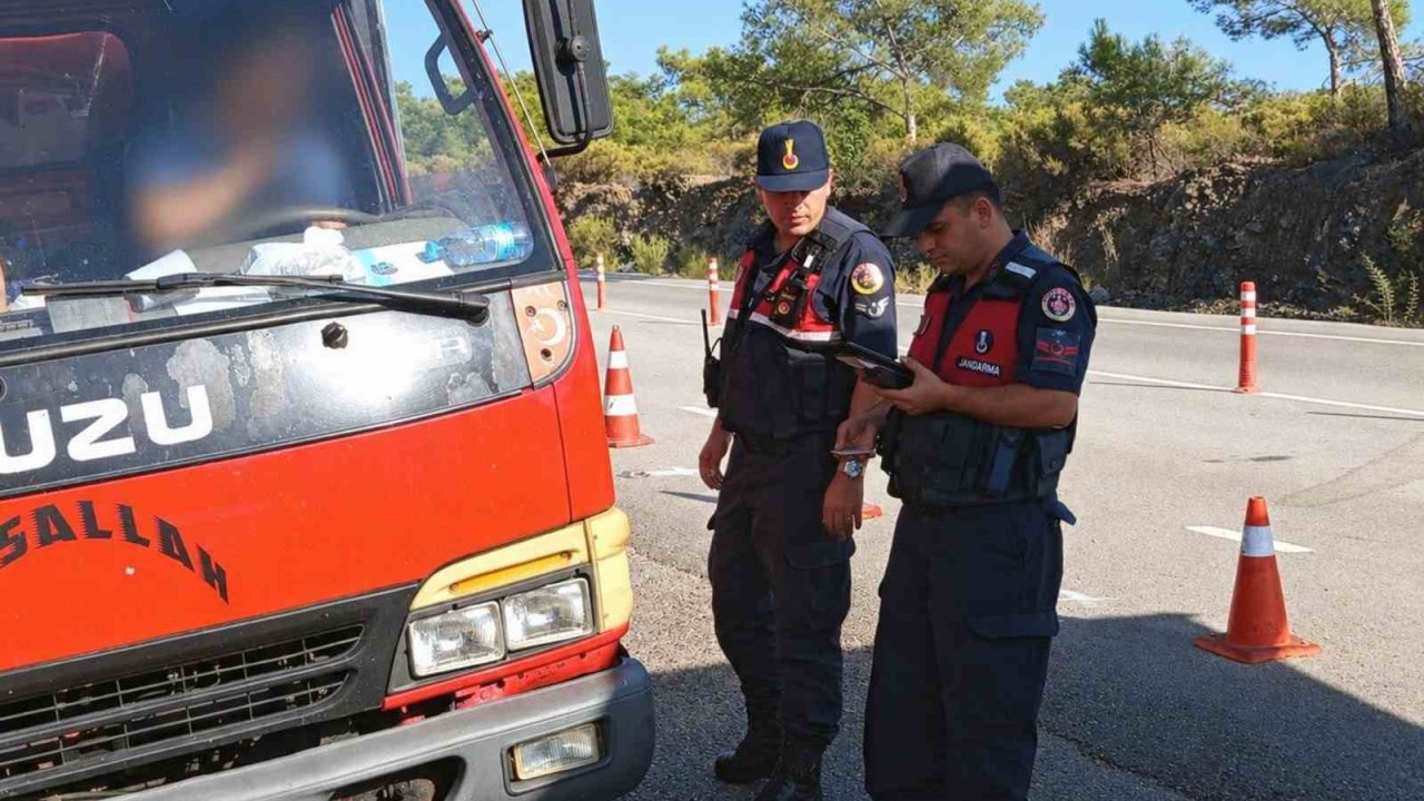 Jandarma Muğla’da bir haftada 17 bin 711 araç denetlendi