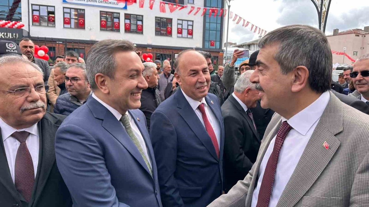 Dere: "Sungurlu’nun geleceğine yapılan yatırım, Türkiye’nin geleceğine yapılan yatırımdır"