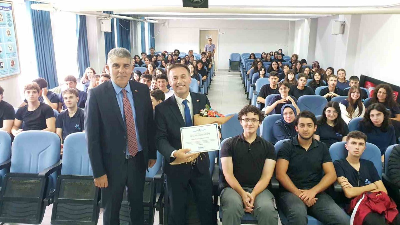 Samsun’da 30 akademisyen 30 farklı lisede ilk derse konuk oldu