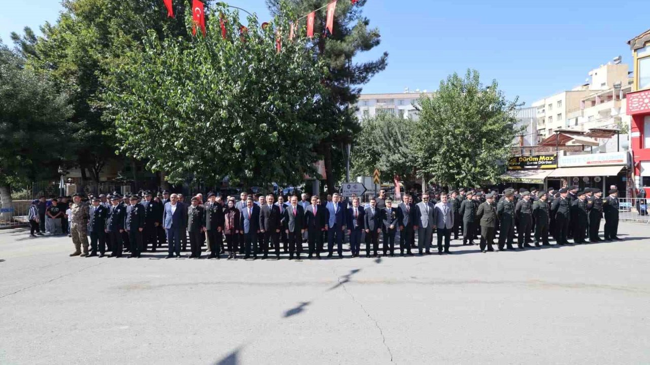Siirt’in Şeref Günü törenlerle kutlandı