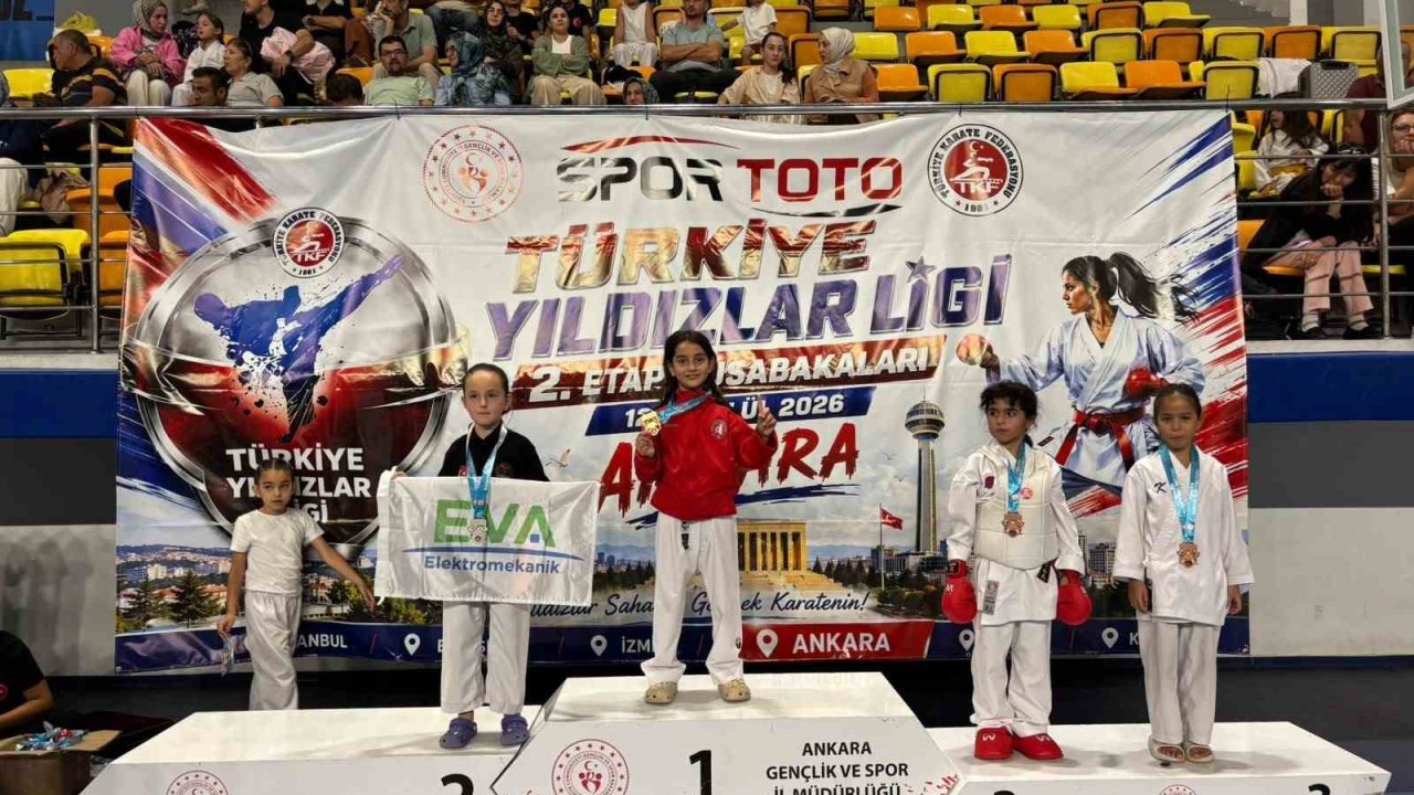 Çorum Belediyesi sporcuları karatede zirveyi bırakmıyor