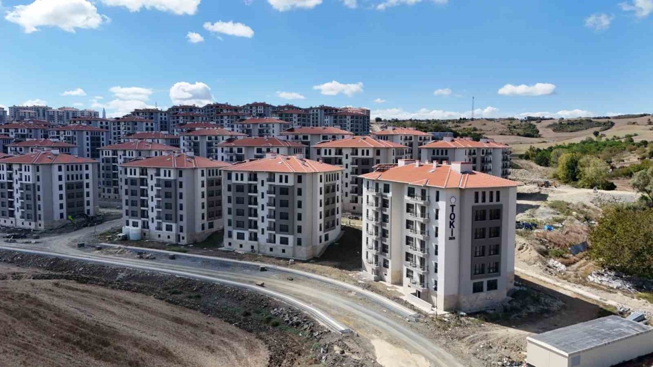 İstanbul’da kiralık sosyal konut başvuruları başladı: Arnavutköy’deki 90 konut havadan görüntülendi
