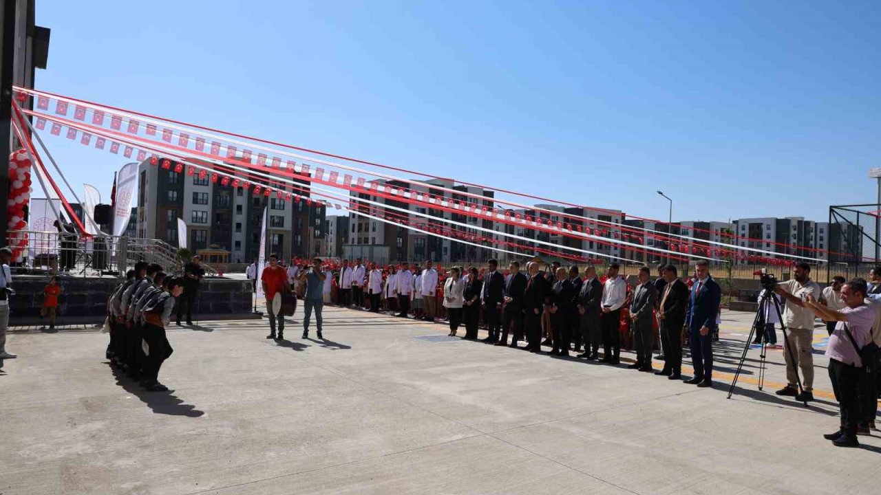 Diyarbakır’da İlköğretim Haftası kutlandı