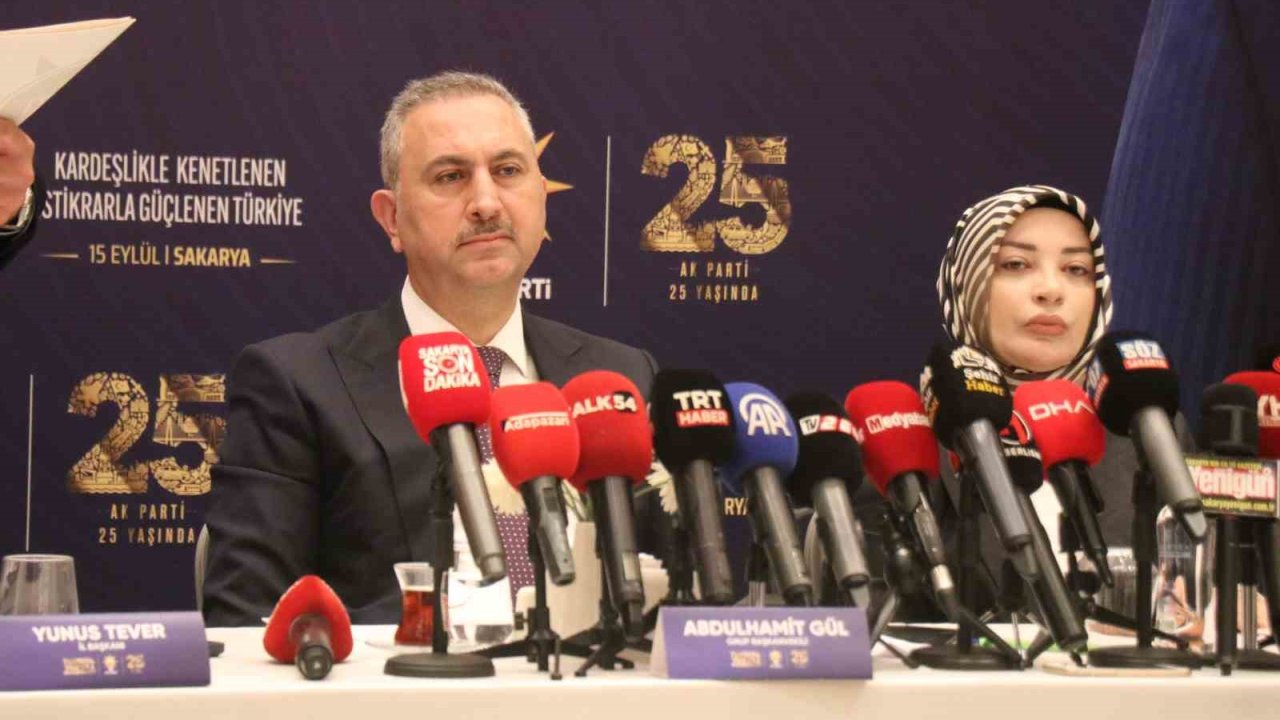 Abdulhamit Gül: "Cumhurbaşkanımızın anayasada adaylığının önünde bir engel bulunmamaktadır"