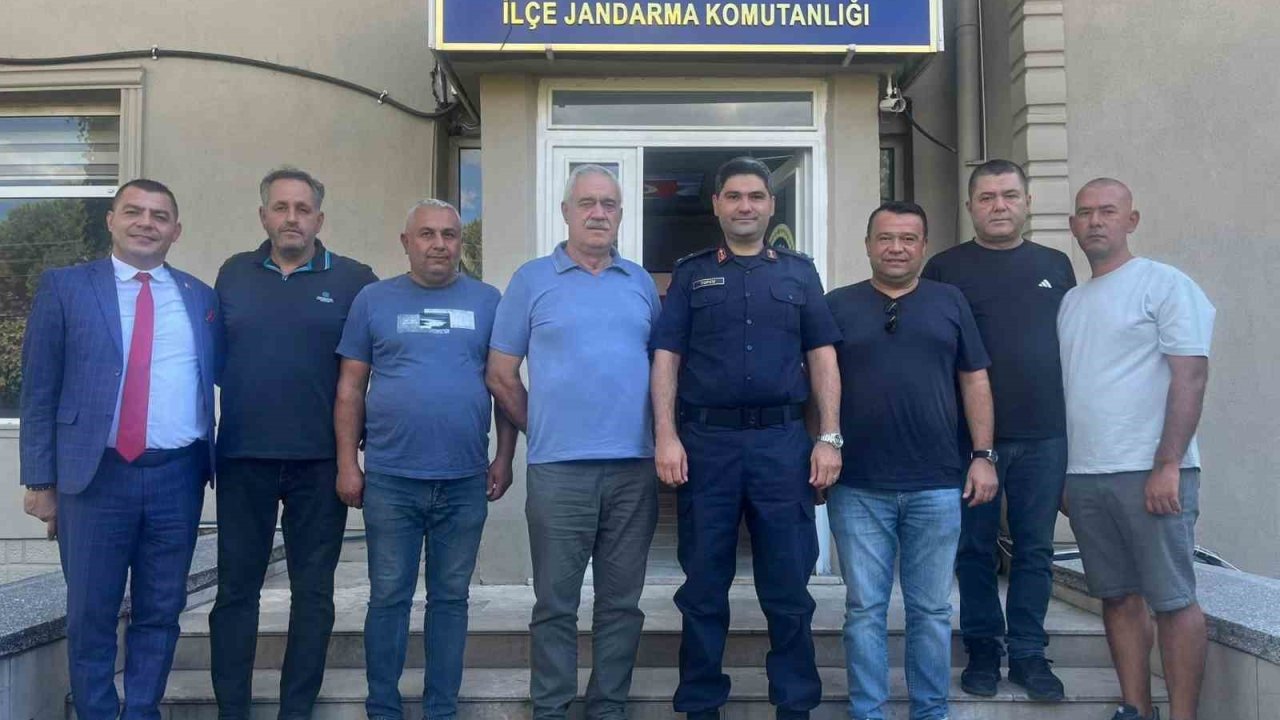 Burhaniye de Esnaf ve Sanatkarlar Odası yönetimi Jandarma komutanını ziyaret etti