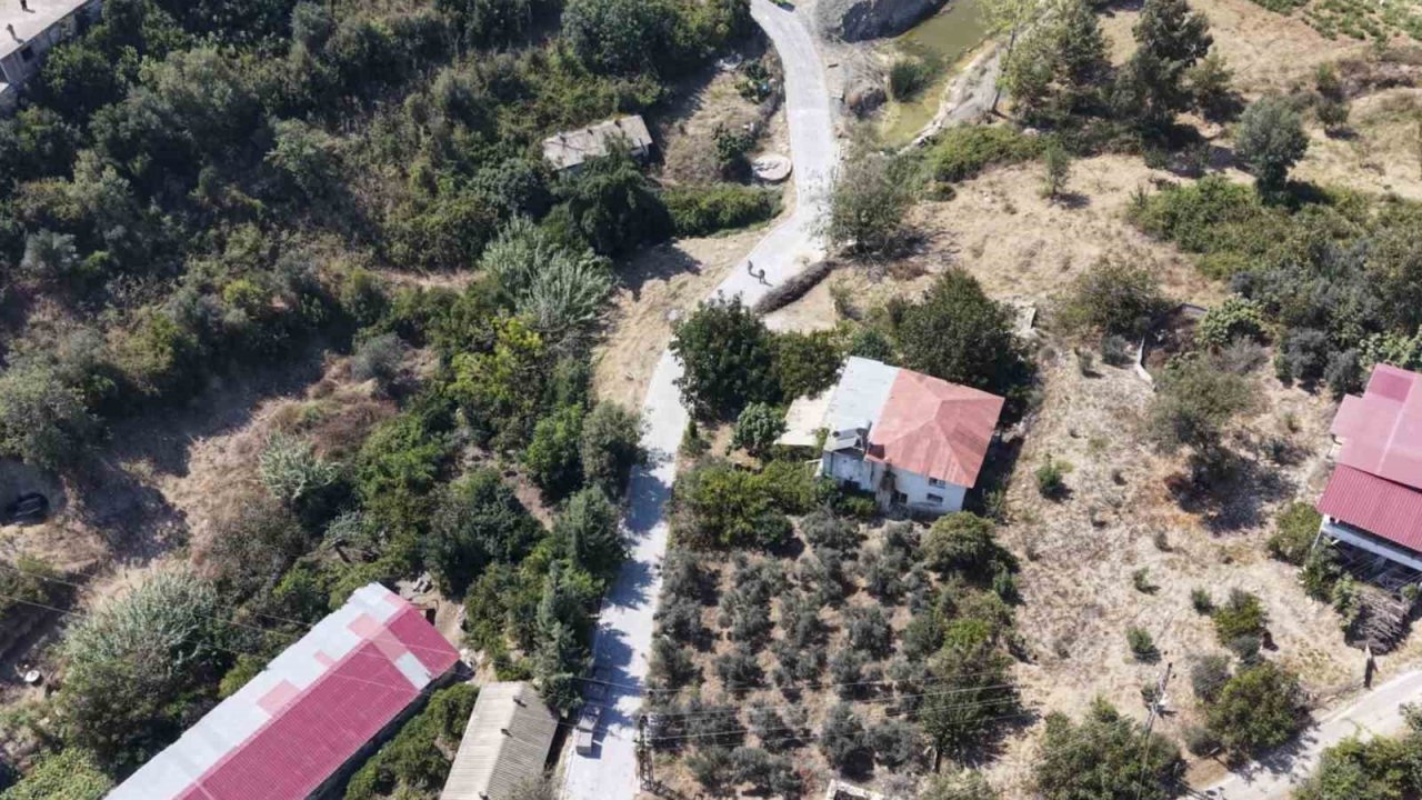 Tarsus’ta 3 bin 200 metrekarelik yol yenilendi
