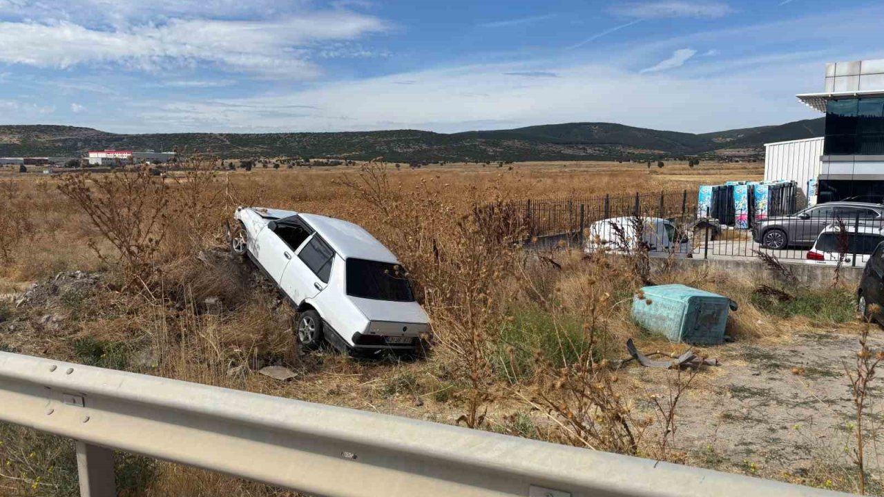 Tavşanlı’da otomobil yoldan çıktı: 1 yaralı