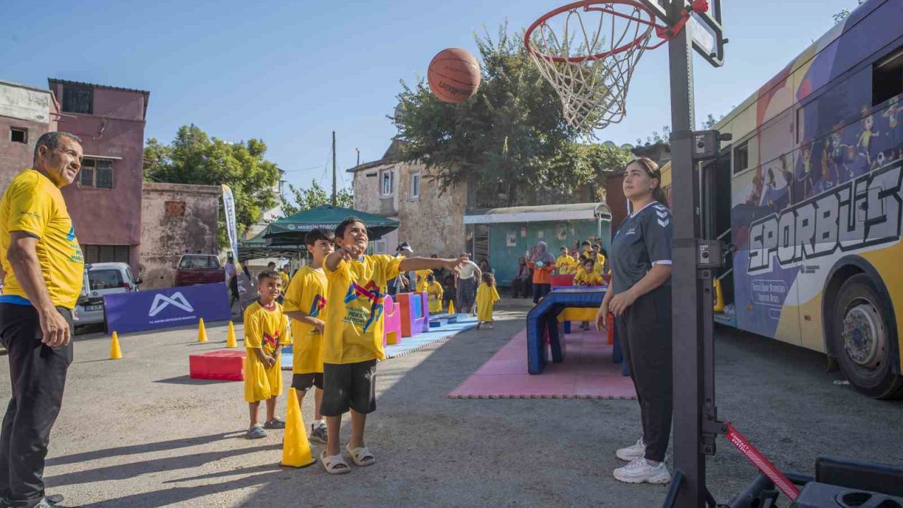 Mersin’de Sporbüs ile 26 bin çocuk sporla buluştu