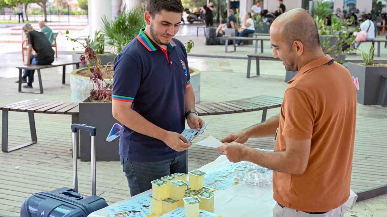 Mersin’de üniversite öğrencilerine otogarda karşılama ve destek