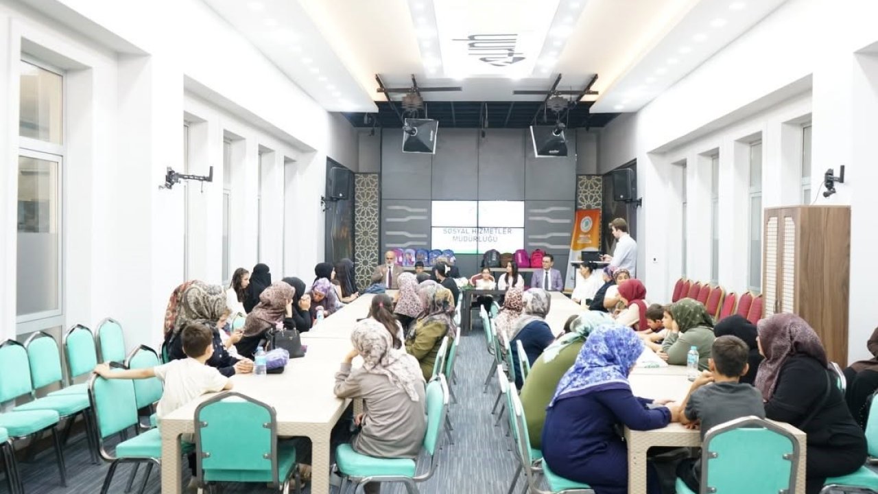 Yeşilyurt Belediyesi’nden ihtiyaç sahibi öğrencilere kırtasiye desteği