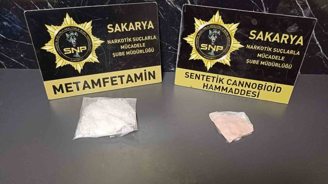 İstanbul’dan 111 kilogram uyuşturucu ham maddesi getirirken Sakarya gişelerinde yakalandılar