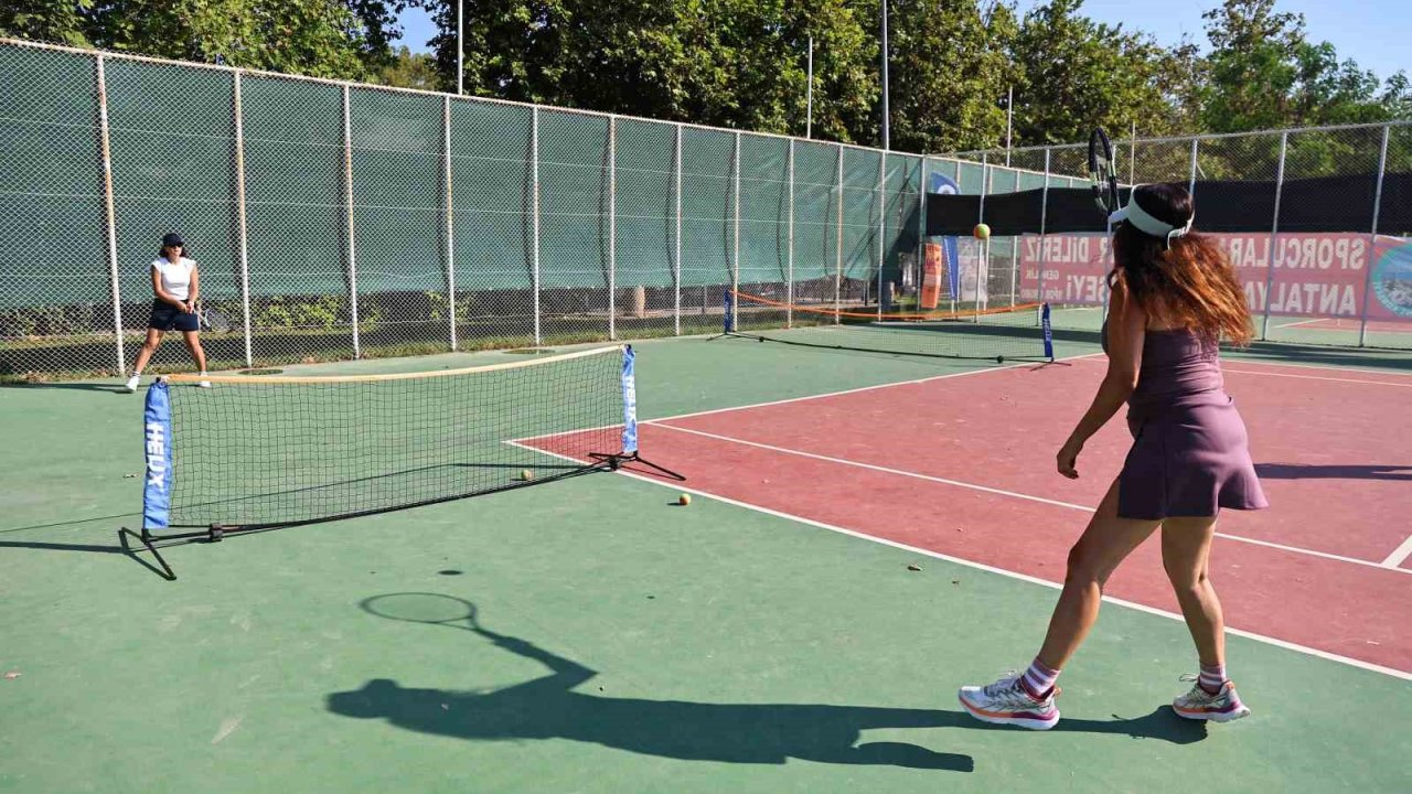 Beach Park’ta tenis keyfi