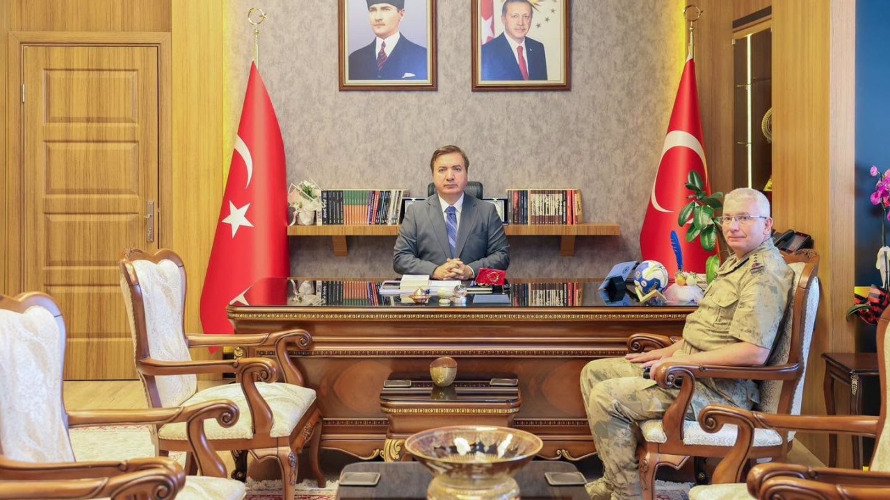 Erzincan Valisi Aydoğdu, İl Jandarma Komutanı Altundarak’ı kabul etti