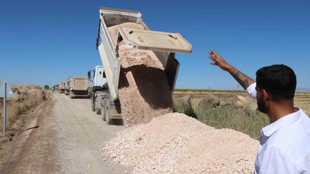 Siverek ilçesi büyükşehir belediyesinin çalışmalarıyla rahat bir nefes alıyor