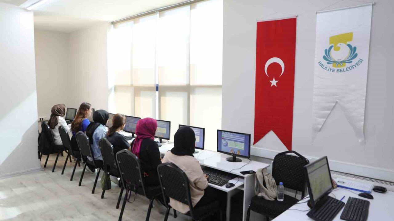 Haliliye Belediyesinden gençlere klavye eğitimi