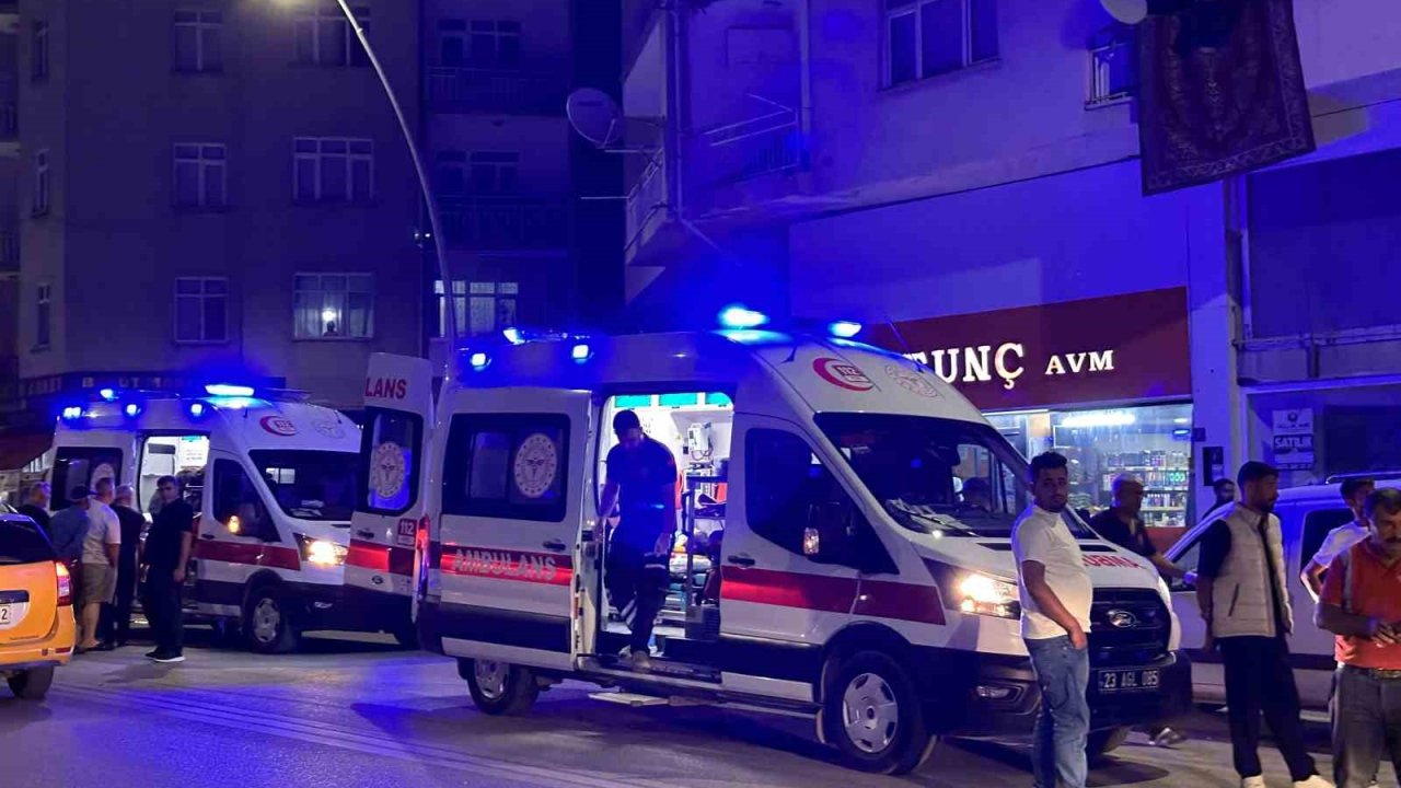 Elazığ’da zincirleme trafik kazası: 2 yaralı