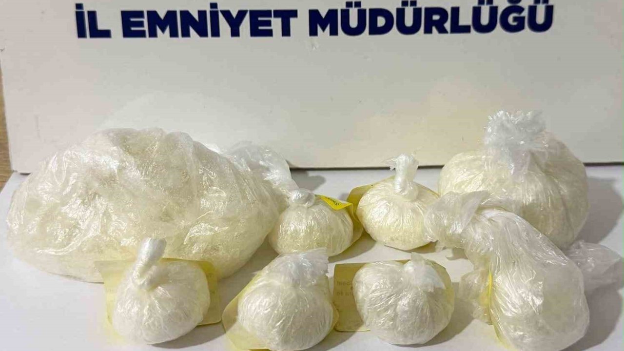 Bandırma’da kaçmaya çalışan şüpheliden 153 gram metamfetamin çıktı