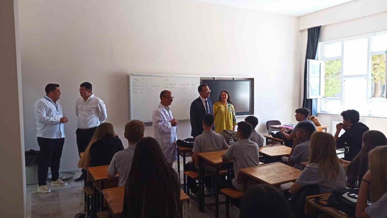 Bandırma’da iki okul yeni binalarında eğitime başladı