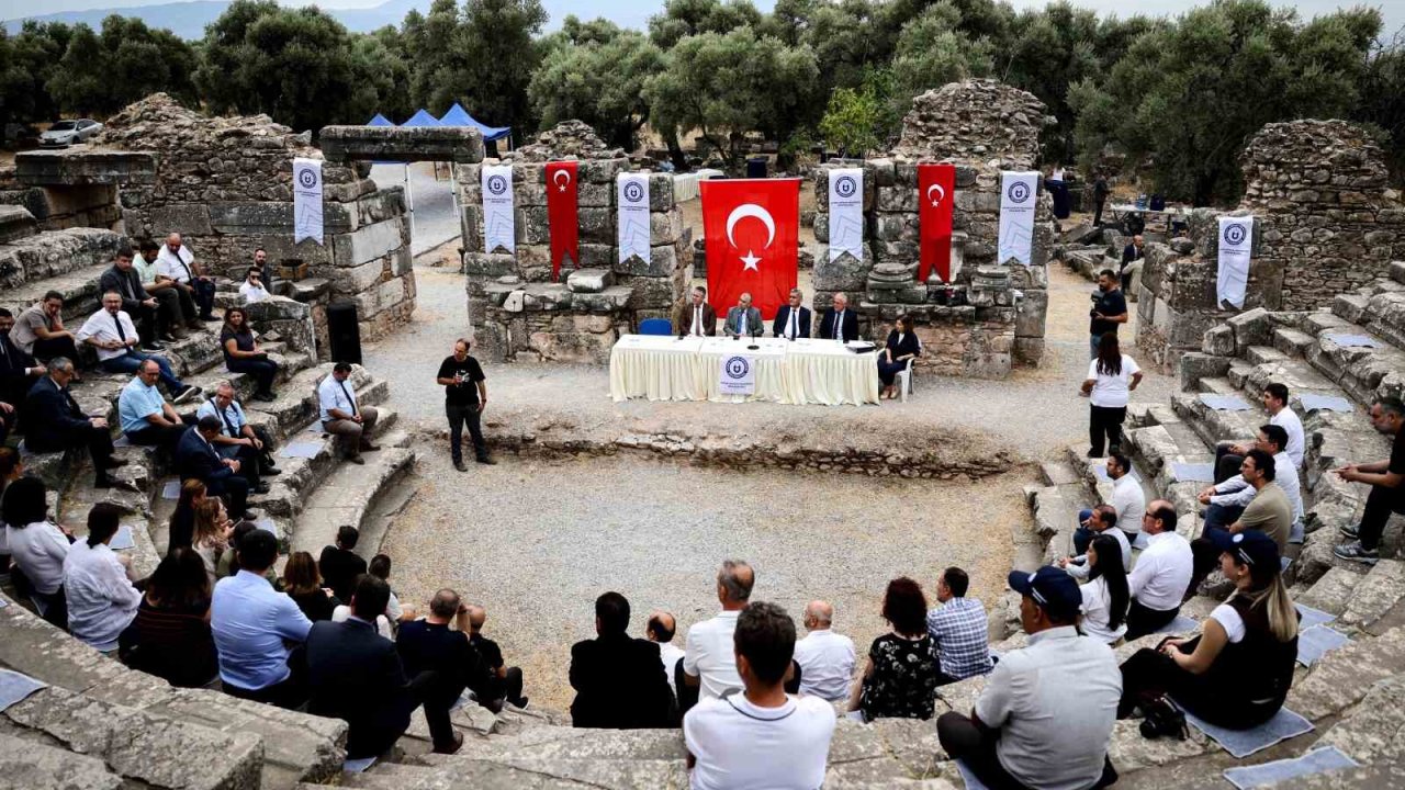 ADÜ Yönetim Kurulu ve Senato Toplantısı Nysa Antik Kenti’nde gerçekleştirildi