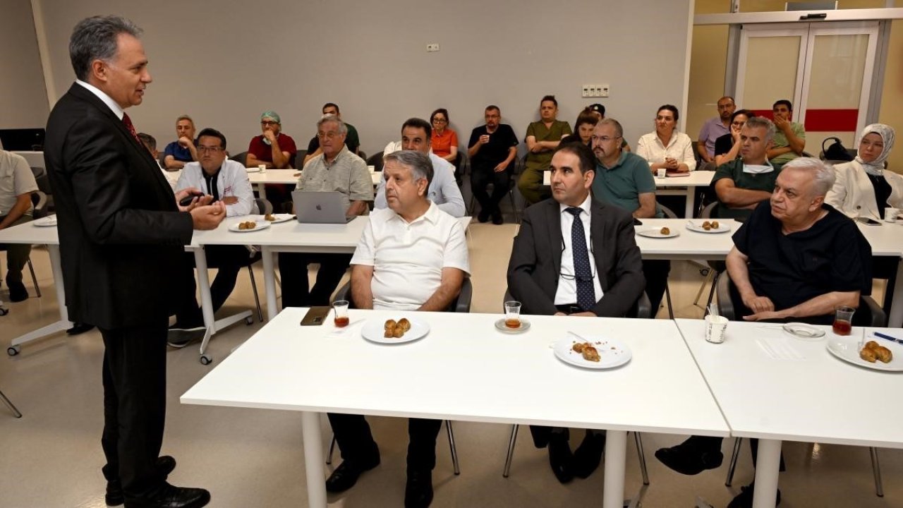 Rektör Akpolat, Karaciğer Nakli Enstitüsünü ziyaret etti