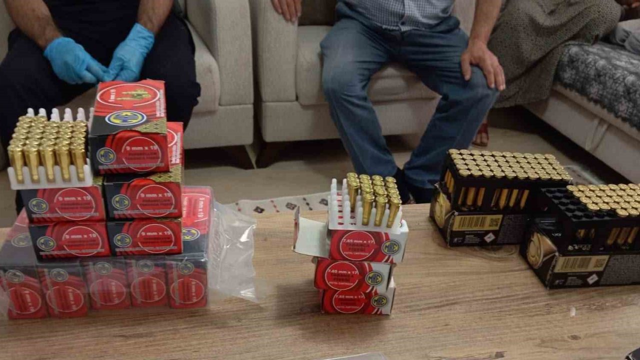 Sakarya’da "Sokaklar Güvende" operasyonunda cephanelik gibi eve baskın: 3 gözaltı
