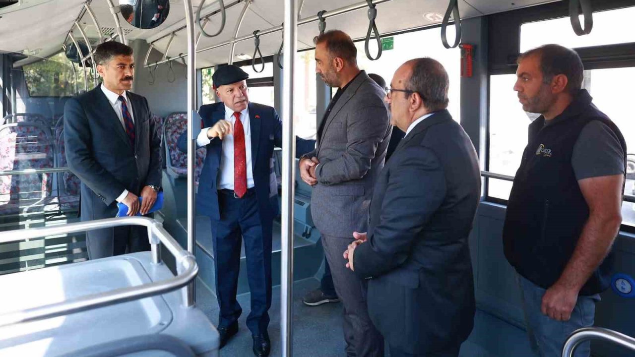 Başkan Sekmen halk otobüsü şoförleriyle bir araya geldi