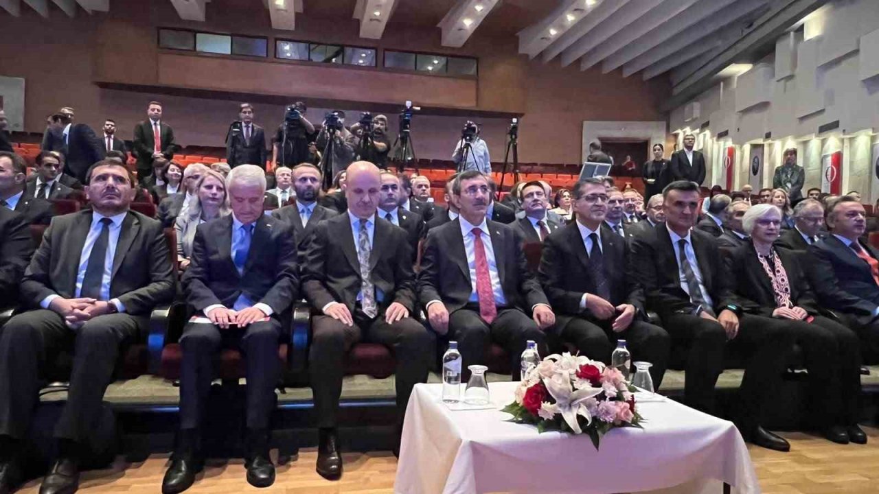 YÖK Başkanı Özvar: "Yükseköğretim sistemimizin sorumluluğu gençlerimize nitelikli bir eğitim imkanı sunmaktır"