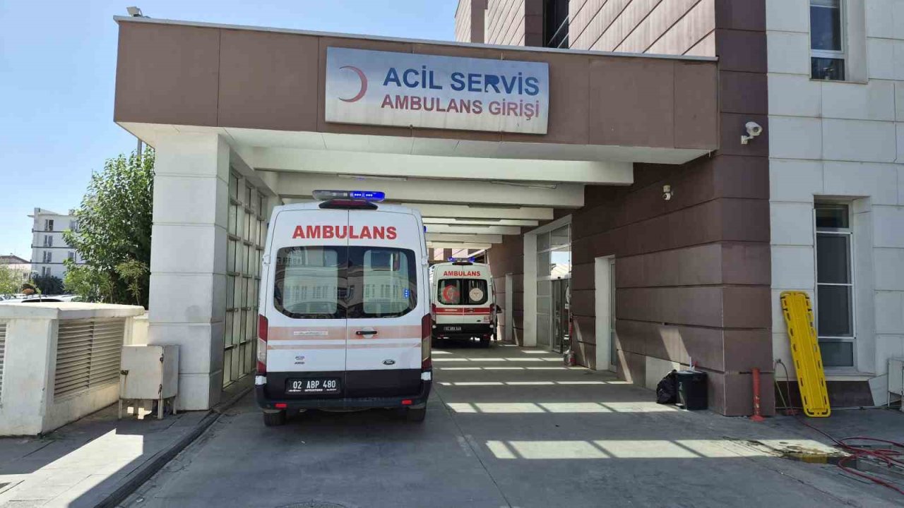 Adıyaman’da otomobil çocuğa çarptı: 1 yaralı